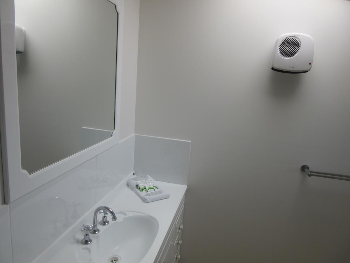 Abel Tasman Airport Motor Inn Launceston Ngoại thất bức ảnh
